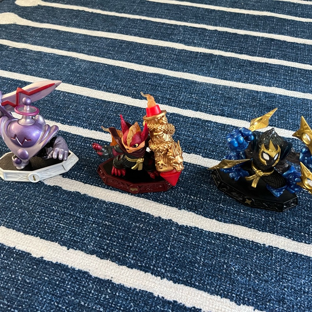 Skylanders - hold for morse_col